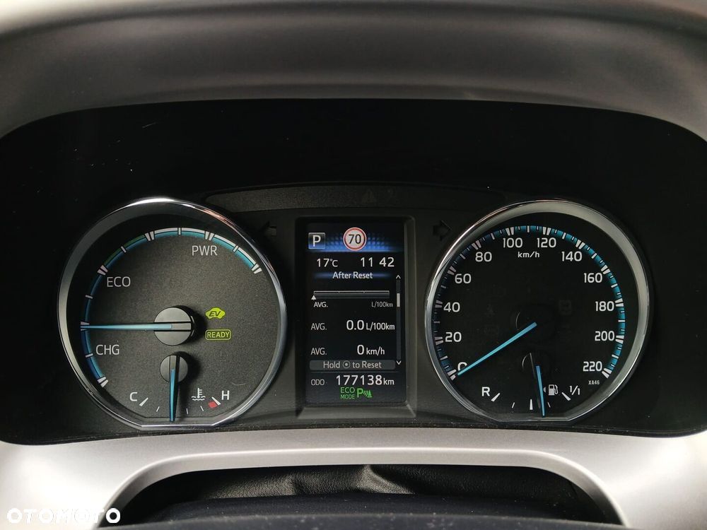 Toyota RAV4 Hybrid Premium 4x2 - 29