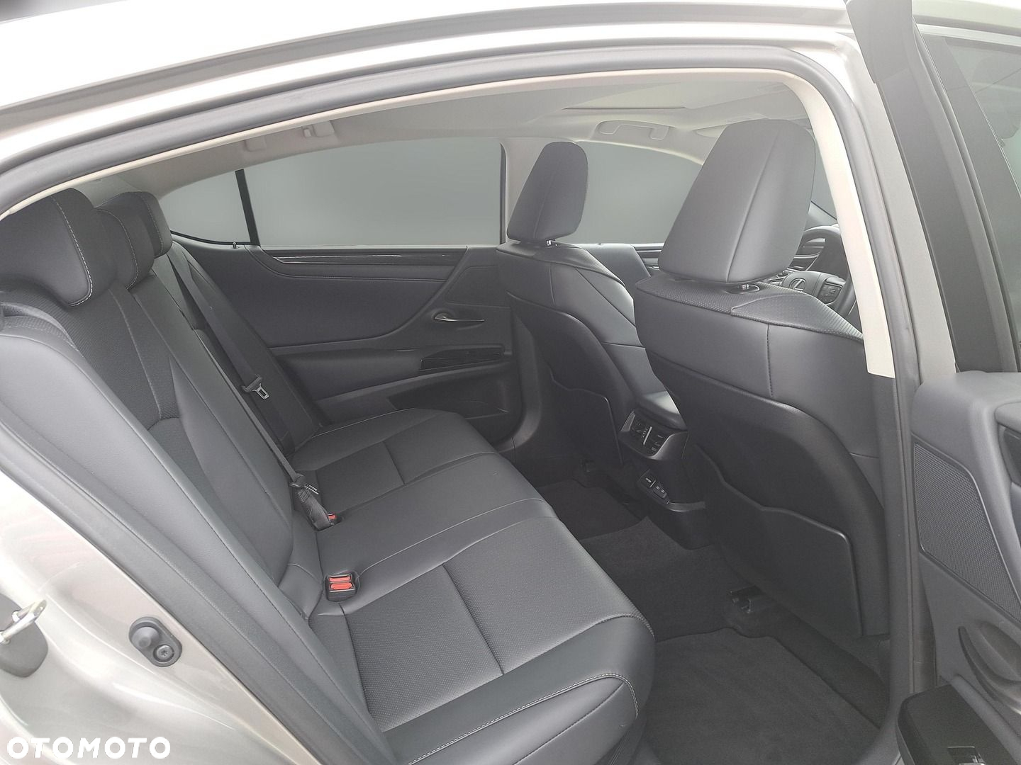 Lexus ES - 23