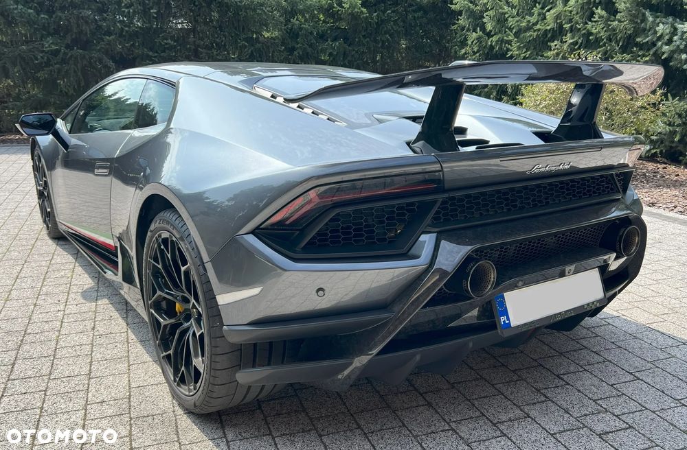 Lamborghini Huracan Performante - 11