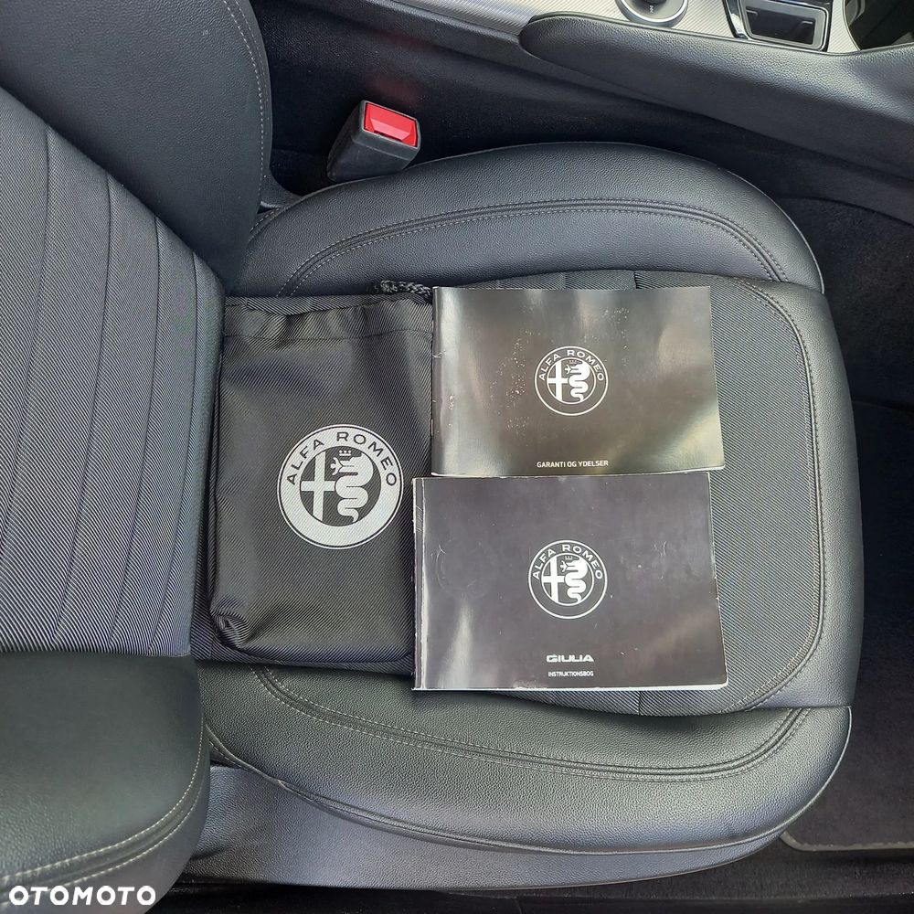 Alfa Romeo Giulia 2.2 D Turbo Sprint - 24