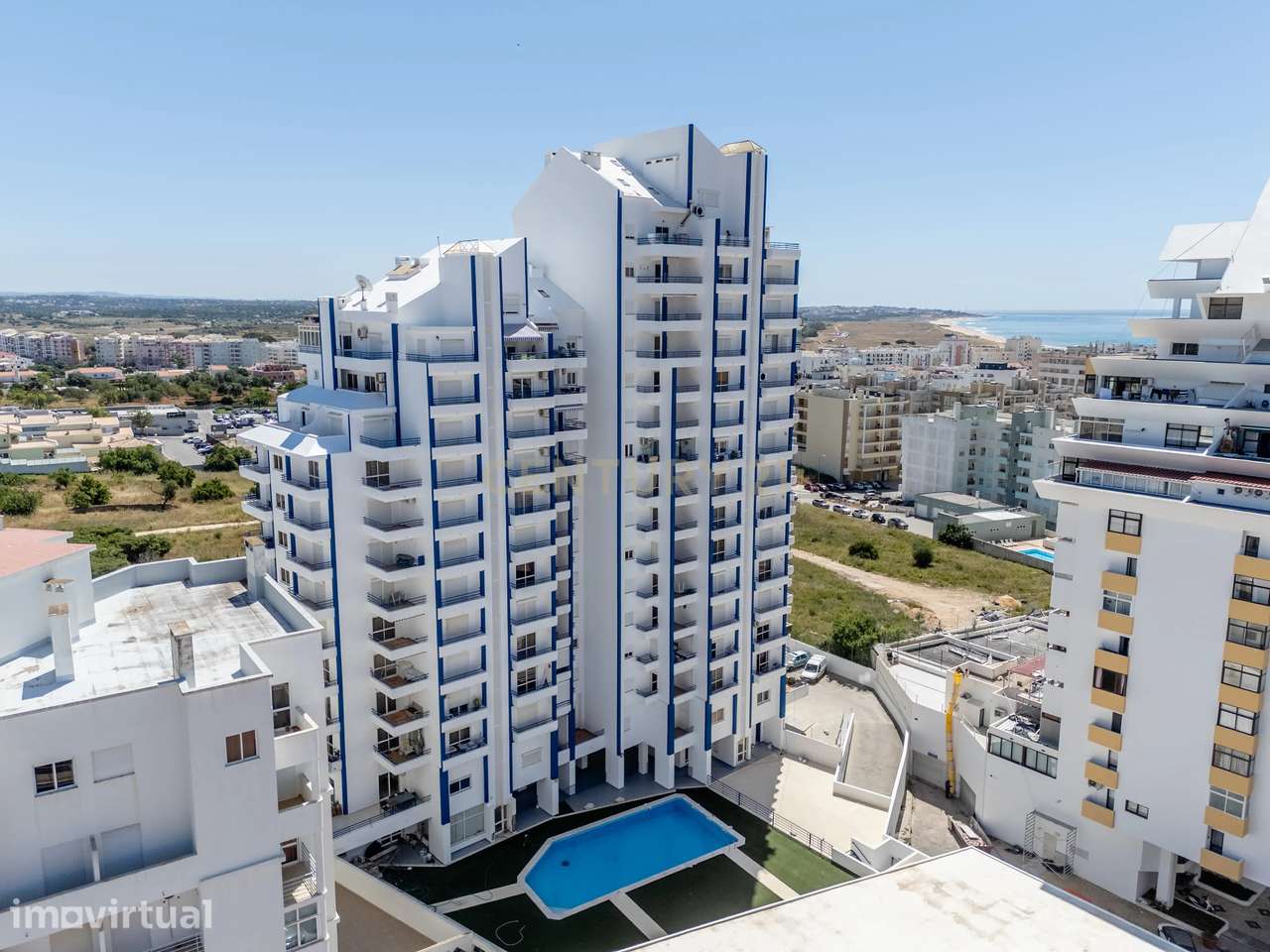 Apartamento T1+1 à venda no Edifício Solário, Armação de Pêra – Silves - Grande imagem: 2/22