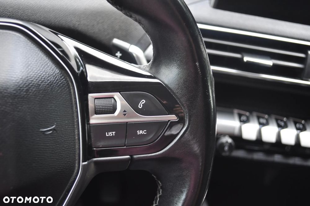 Peugeot 3008 1.6 BlueHDi Allure S&S EAT6 - 12