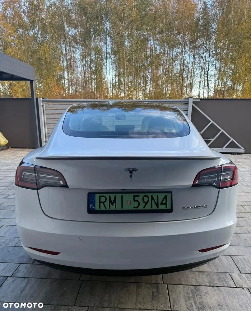 Tesla Model 3 - 4