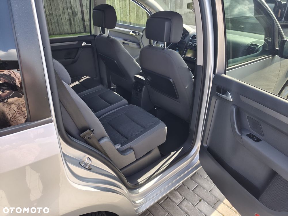 Volkswagen Touran 2.0 TDI DPF BlueMotion Technology Highline - 13