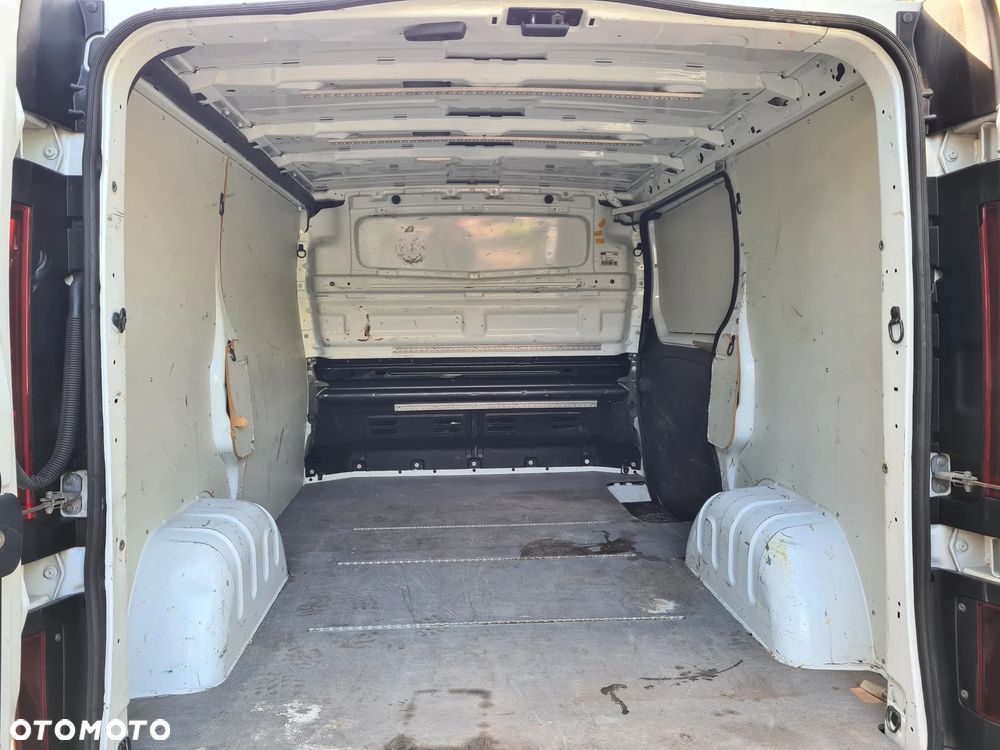 Opel Vivaro - 10