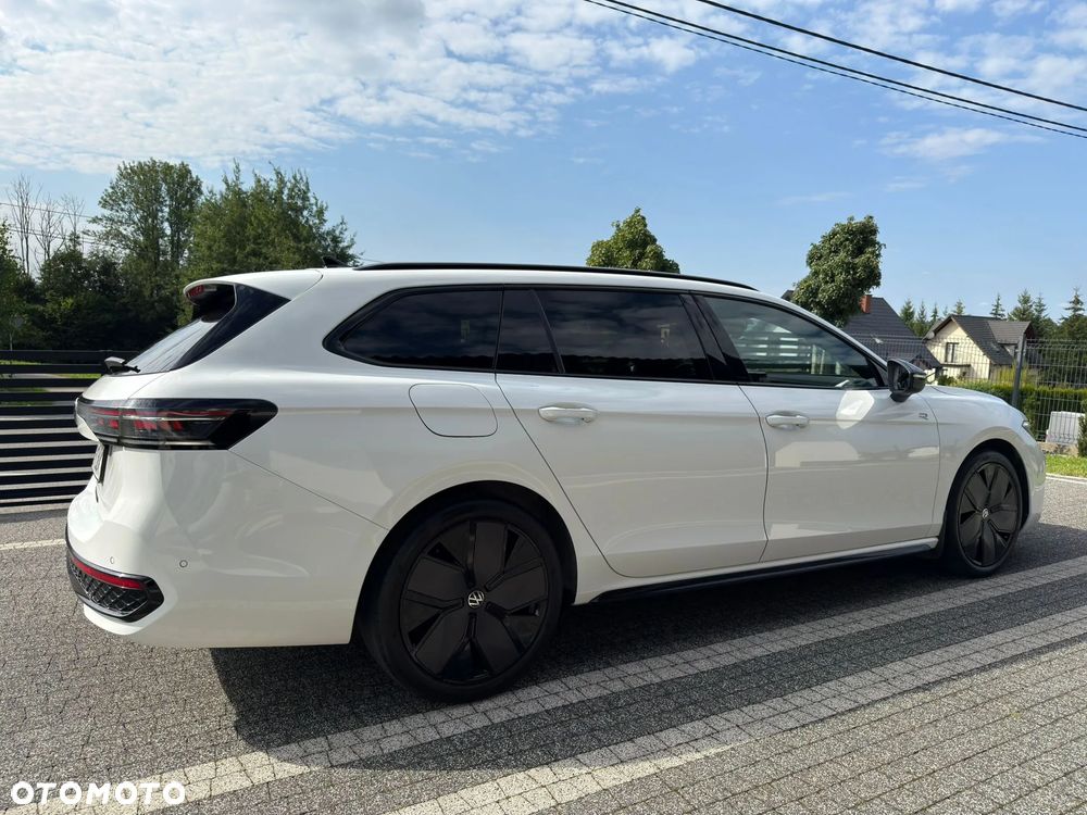Volkswagen Passat - 4