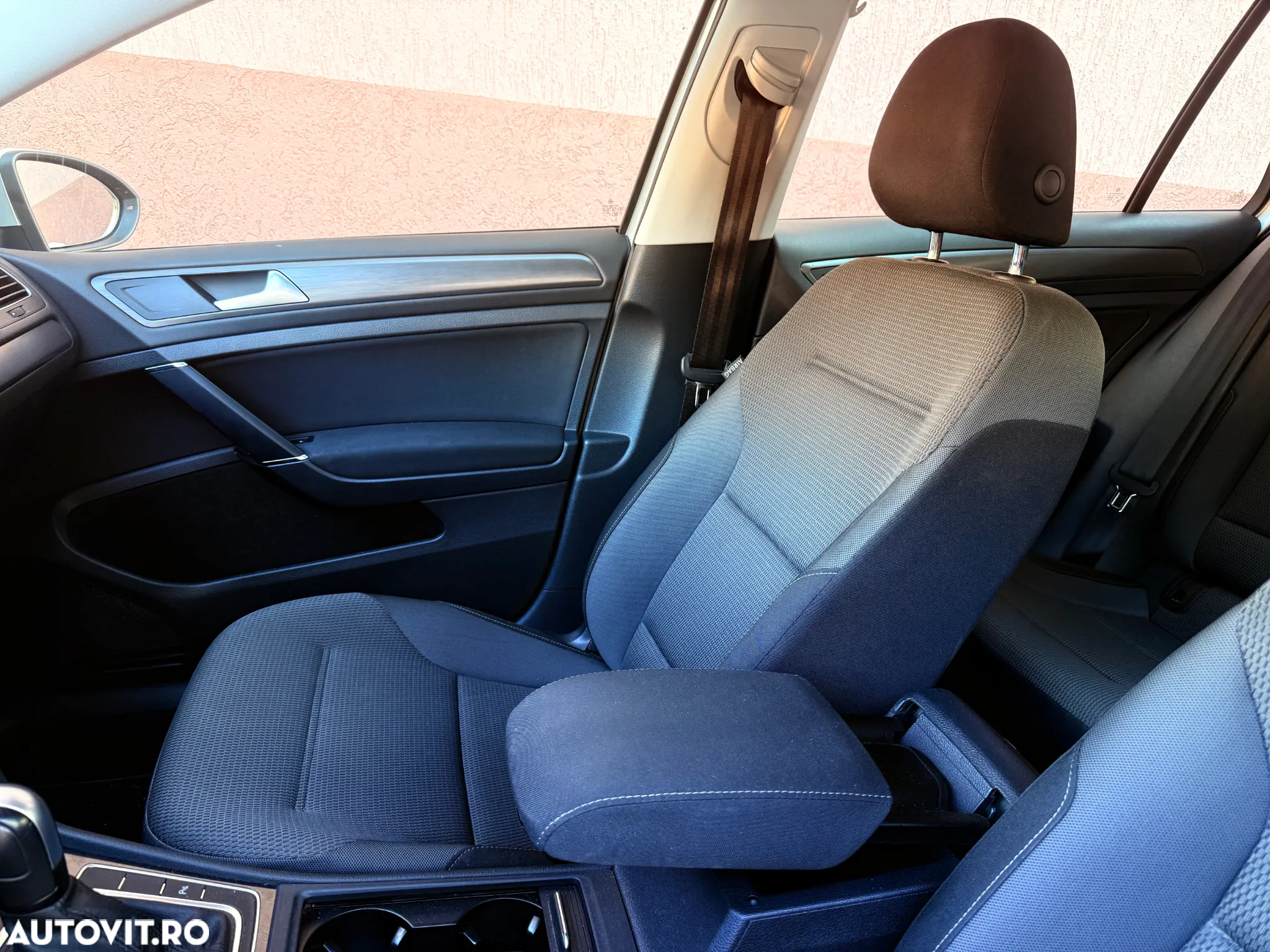 Volkswagen Golf 2.0 TDI SCR DSG Comfortline - 18
