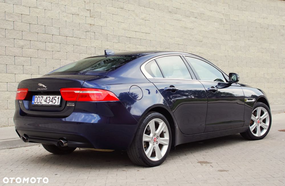 Jaguar XE 25t Prestige - 19
