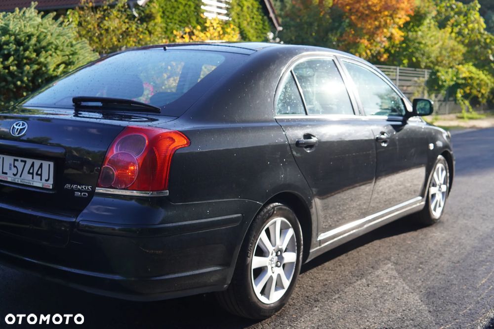 Toyota Avensis 2.0 VVT-i High - 10