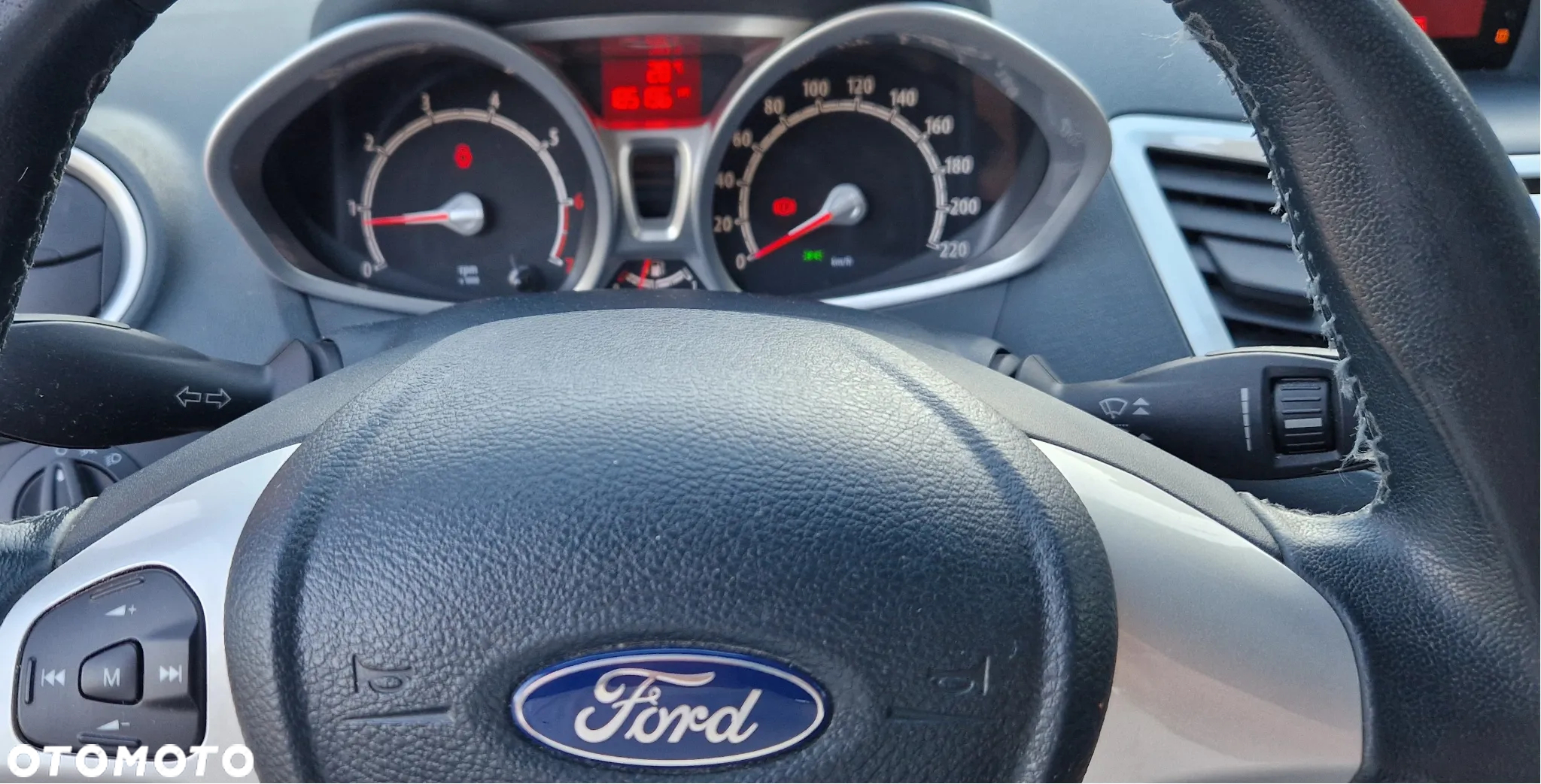 Ford Fiesta 1.6 Titanium - 18