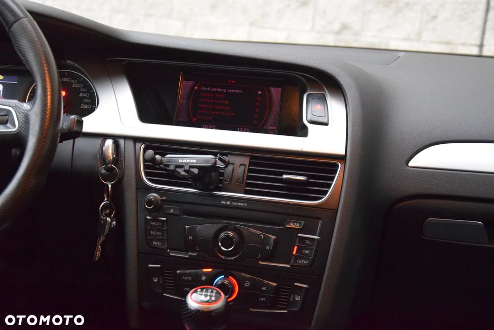 Audi A4 Limousine - 22