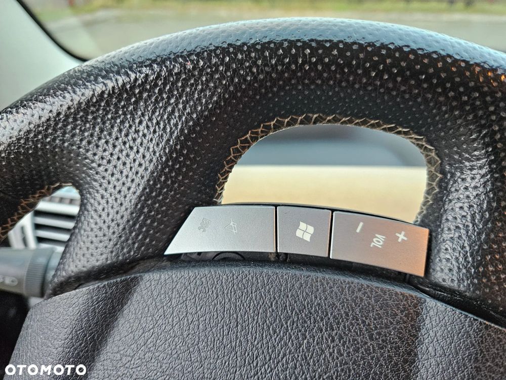 Lancia Ypsilon 1.4 8V Platino (4 os.) - 17