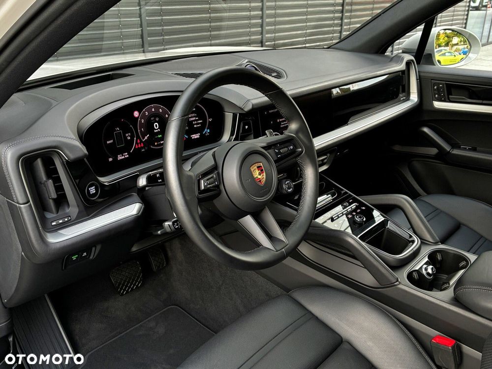 Porsche Cayenne - 25