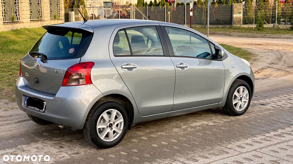 Toyota Yaris 1.4 D-4D Sol MM - 20