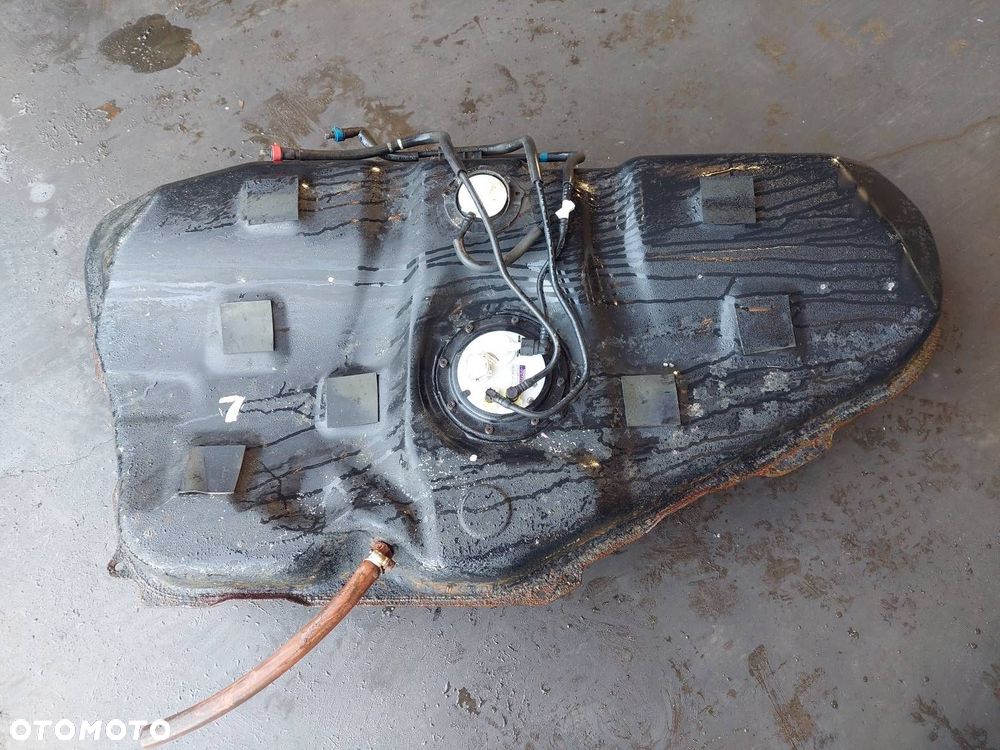 BAK ZBIORNIK PALIWA + POMPKA METALOWY TOYOTA COROLLA VERSO I 2.0 D4D - 1