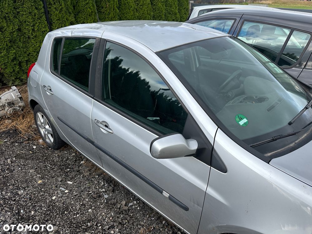 Renault Clio 1.2 16V Authentique - 2