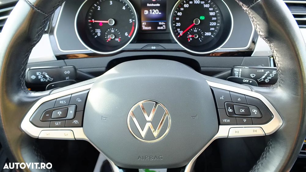 Volkswagen Passat Variant 2.0 TDI SCR DSG BlueMotion Comfortline - 11