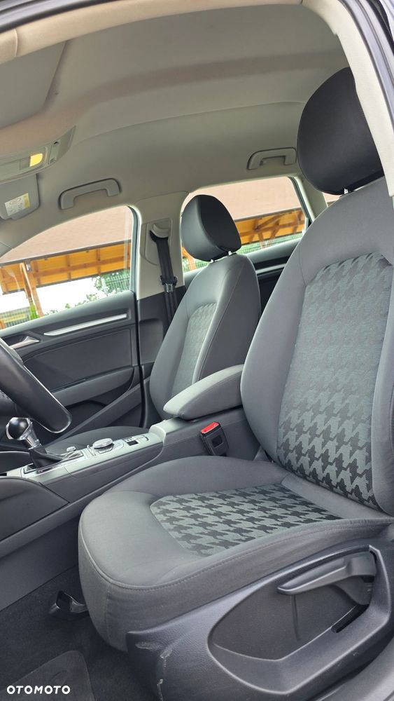 Audi A3 Sportback 1.6 TDI (clean diesel) S tronic Attraction - 23