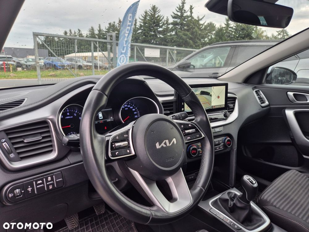 Kia Ceed 1.5 T-GDI M - 11