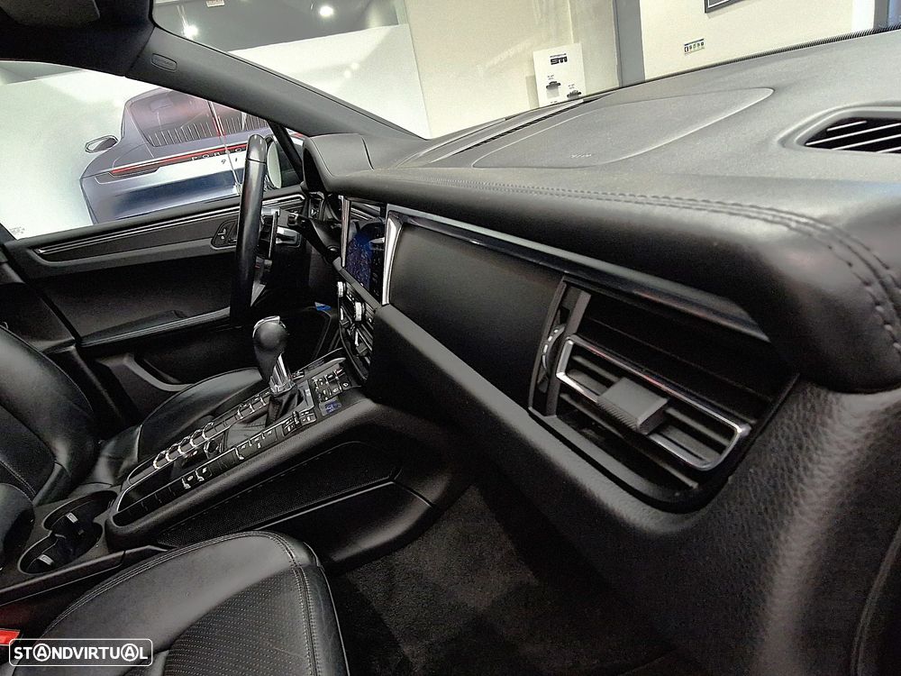 Porsche Macan Standard - 24