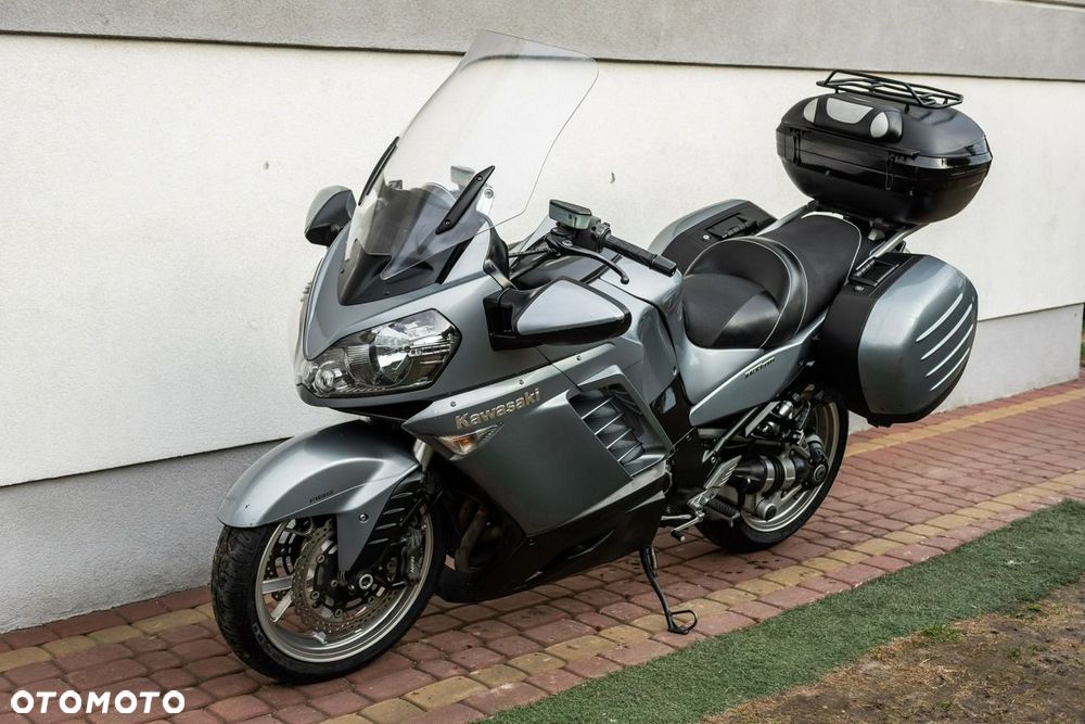 Kawasaki GTR - 7