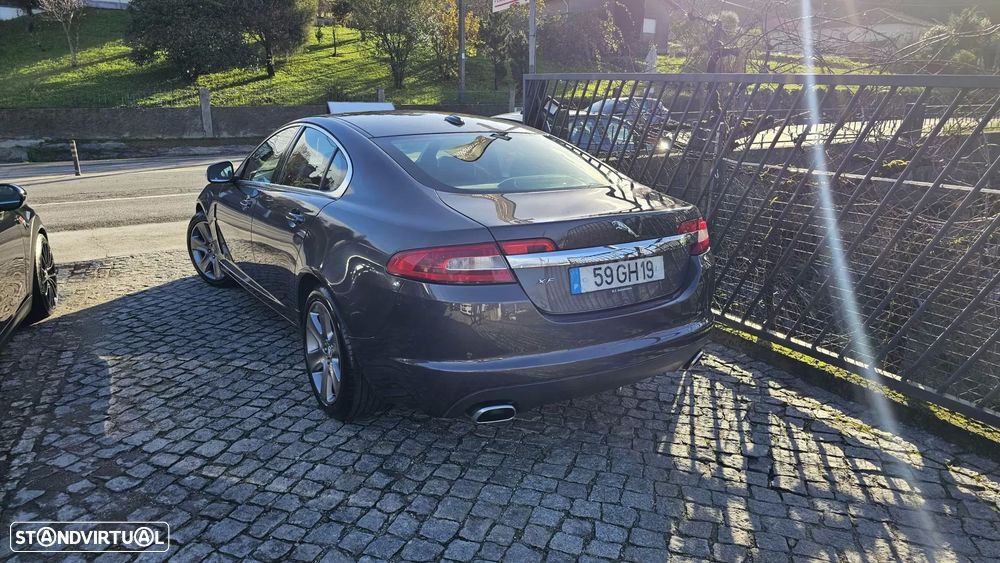 Jaguar XF 2.7 D V6 Premium Luxury - 3