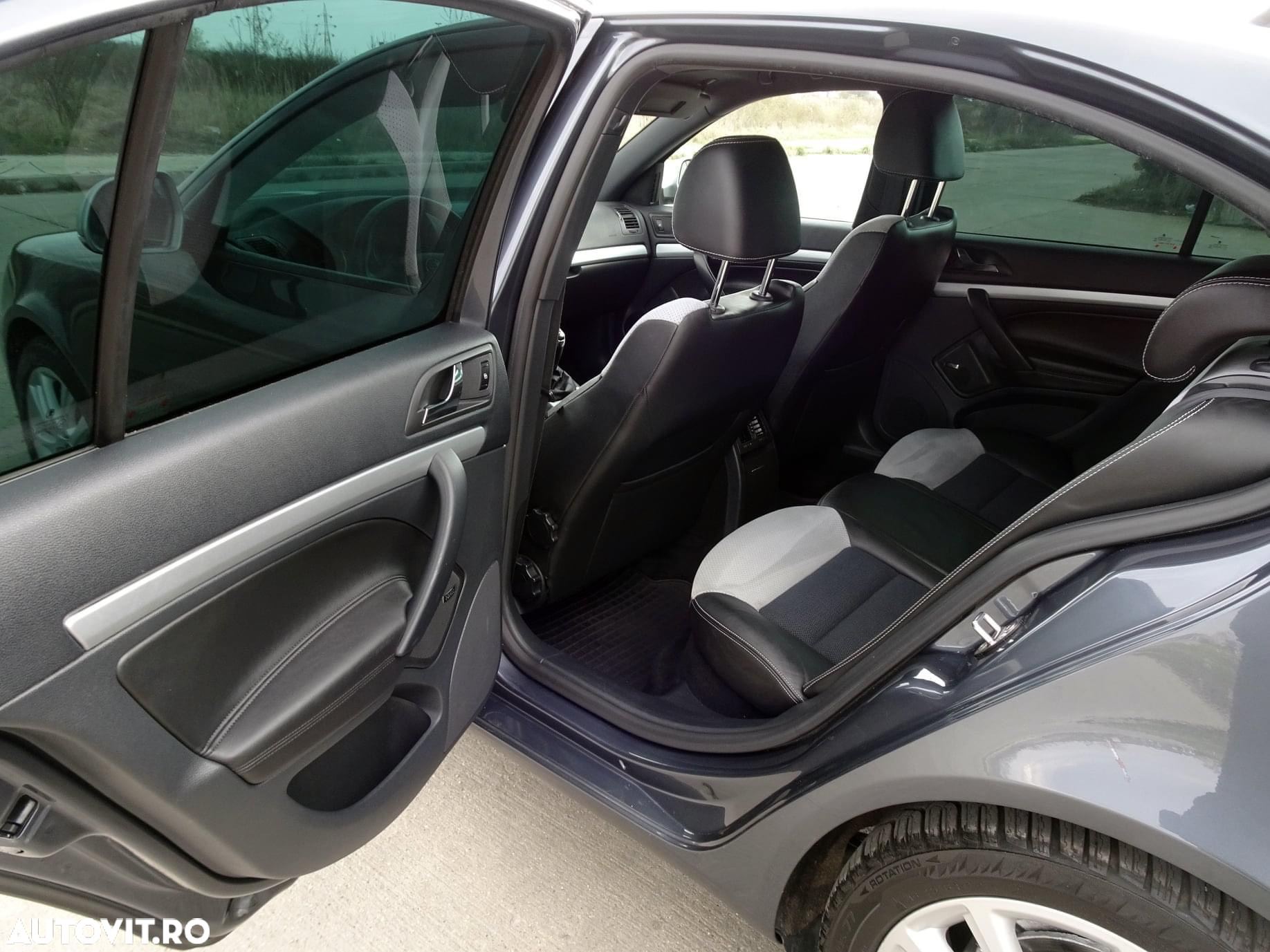 Skoda Octavia 2.0 TFSI RS - 3