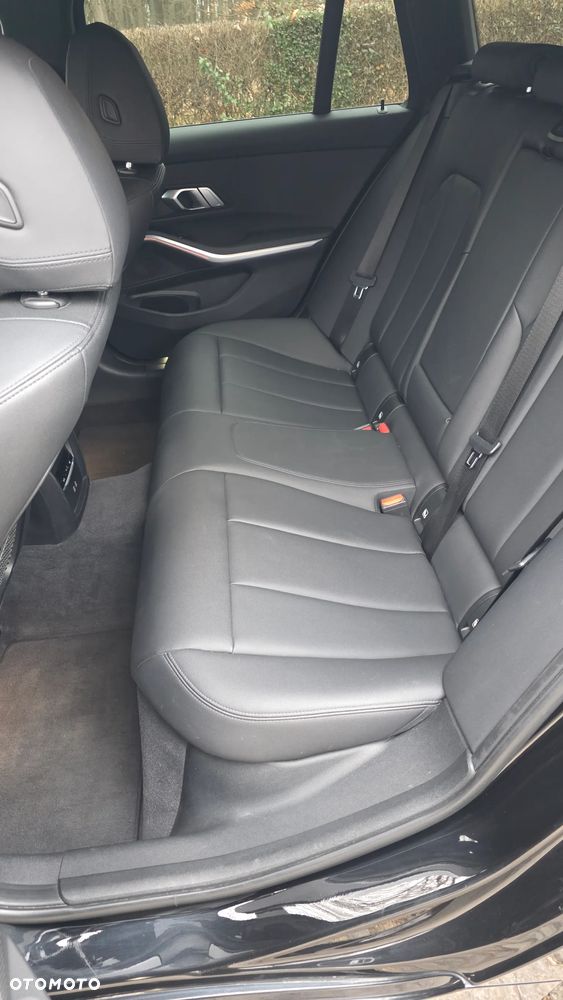 BMW Seria 3 318d Business Edition - 26