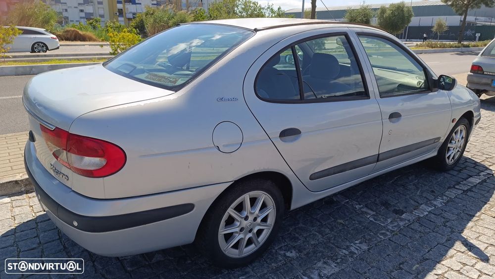 Renault Mégane Classic 1.4 16V RTE AC — fotografia 15