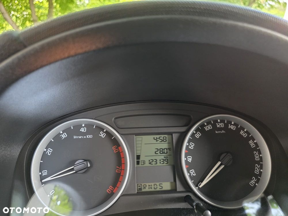 Skoda Fabia 1.6 16V Tiptronic Ambiente - 17