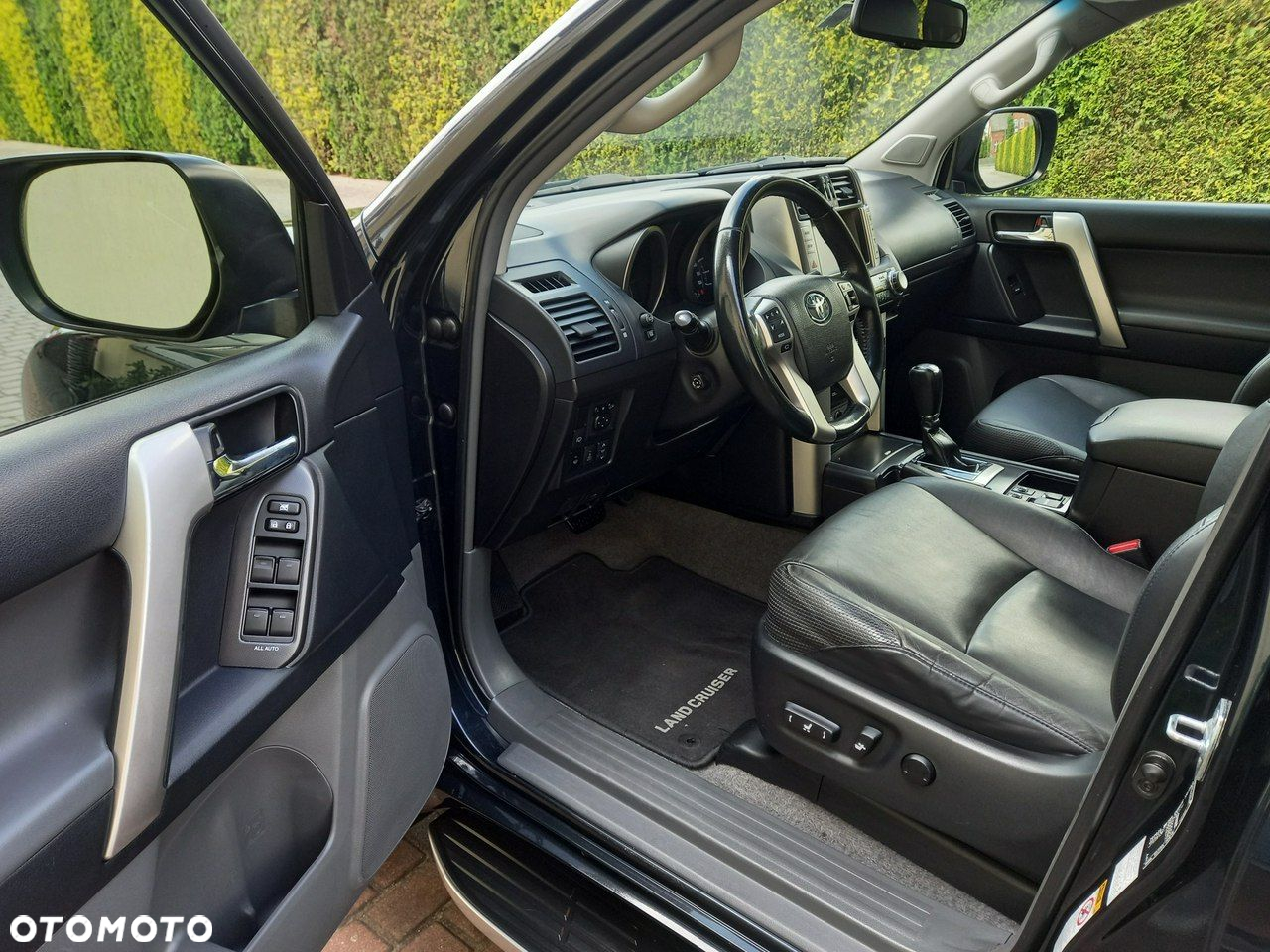 Toyota Land Cruiser - 29