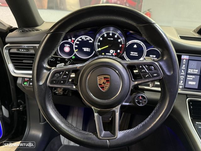 Porsche Panamera 4 E-Hybrid Platinum Edition - 24