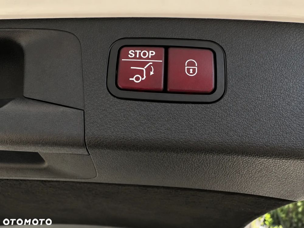 Mercedes-Benz Klasa E 220 d 4-Matic All-Terrain - 17