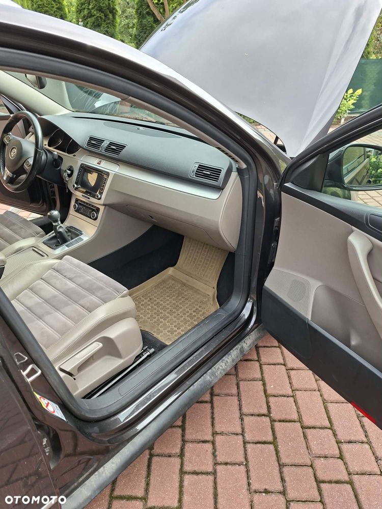 Volkswagen Passat 1.8 TSI Highline - 16
