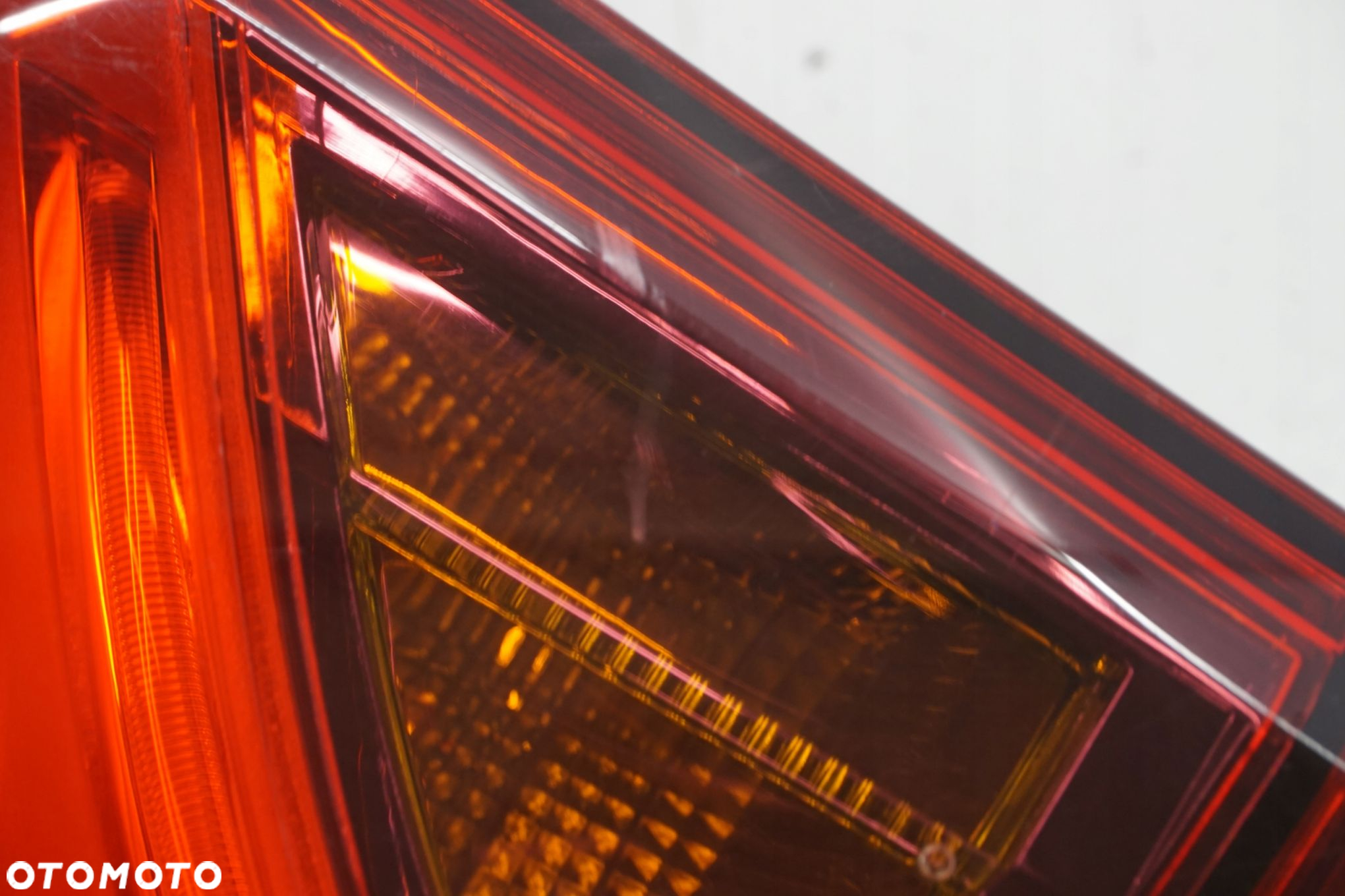 TOYOTA AVENSIS T27 LIFT T29 SEDAN LAMPA PRAWY TYŁ LED 81550-05300 - 4