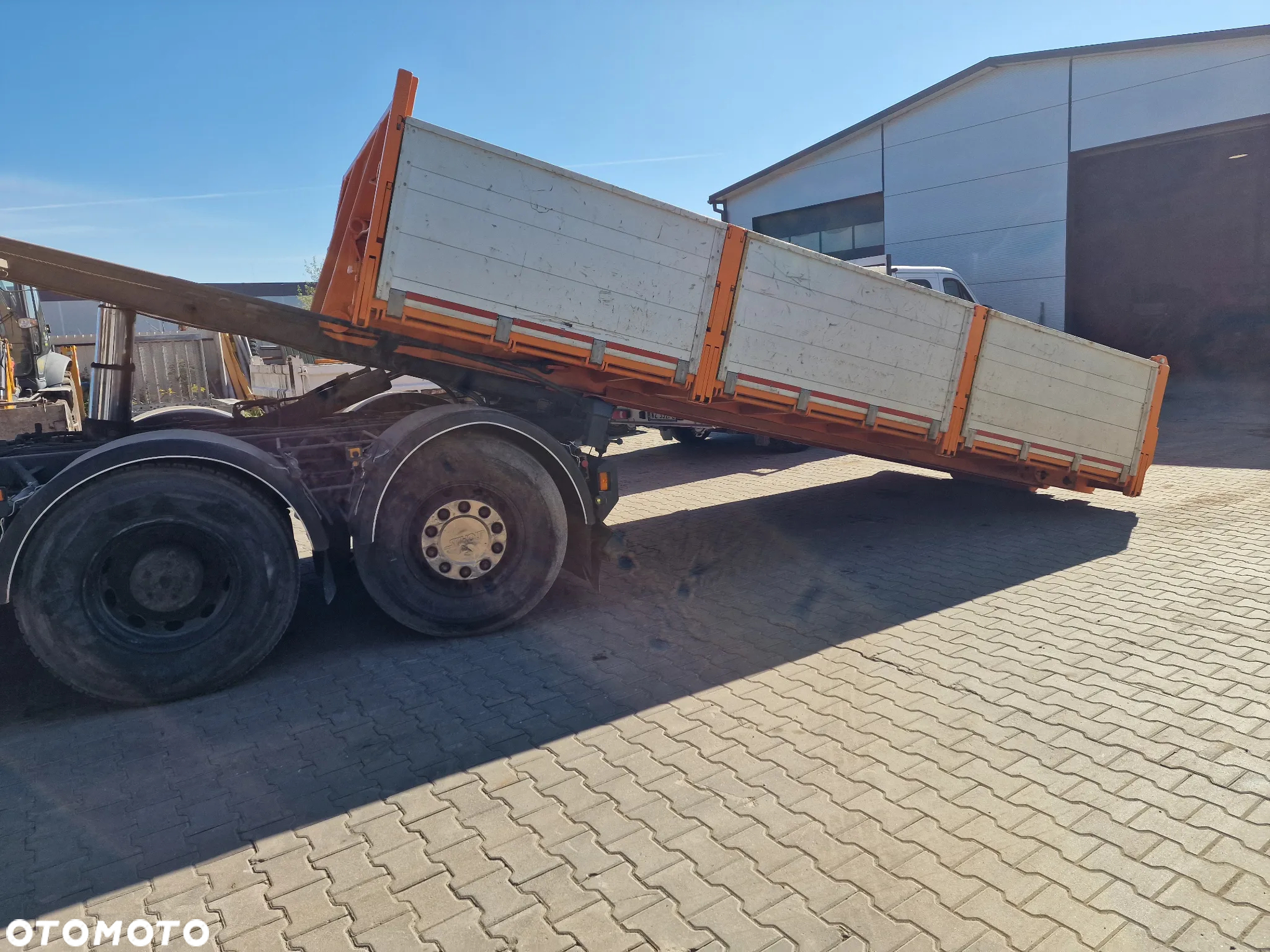 Scania P380 8x2 - 10