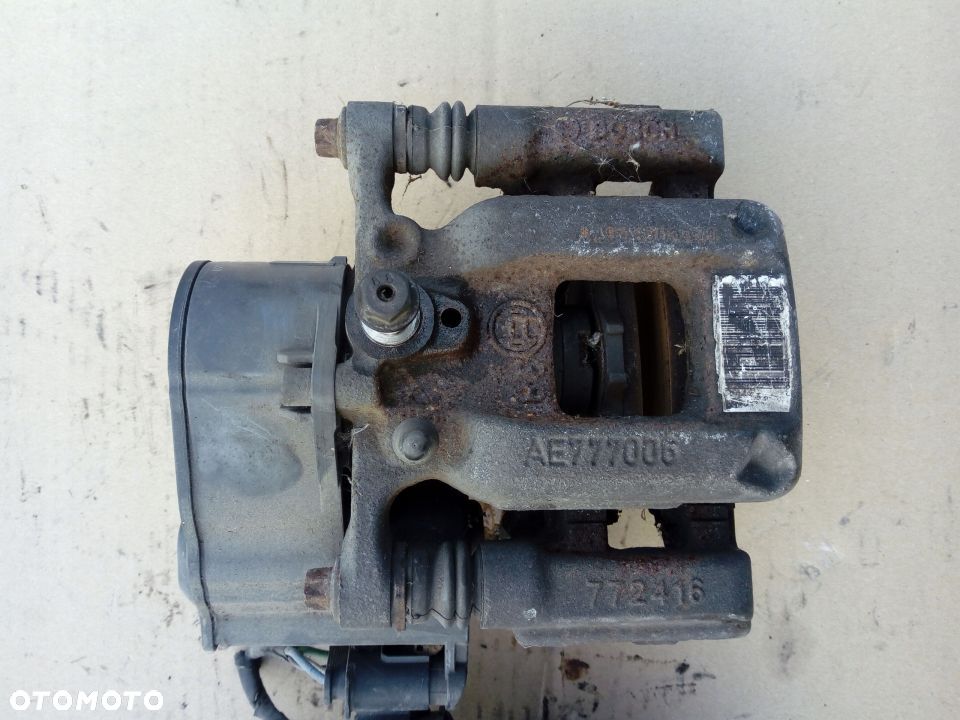 Peugeot 308 T9 zacisk hamulcowy tyl prawy lewy - 2