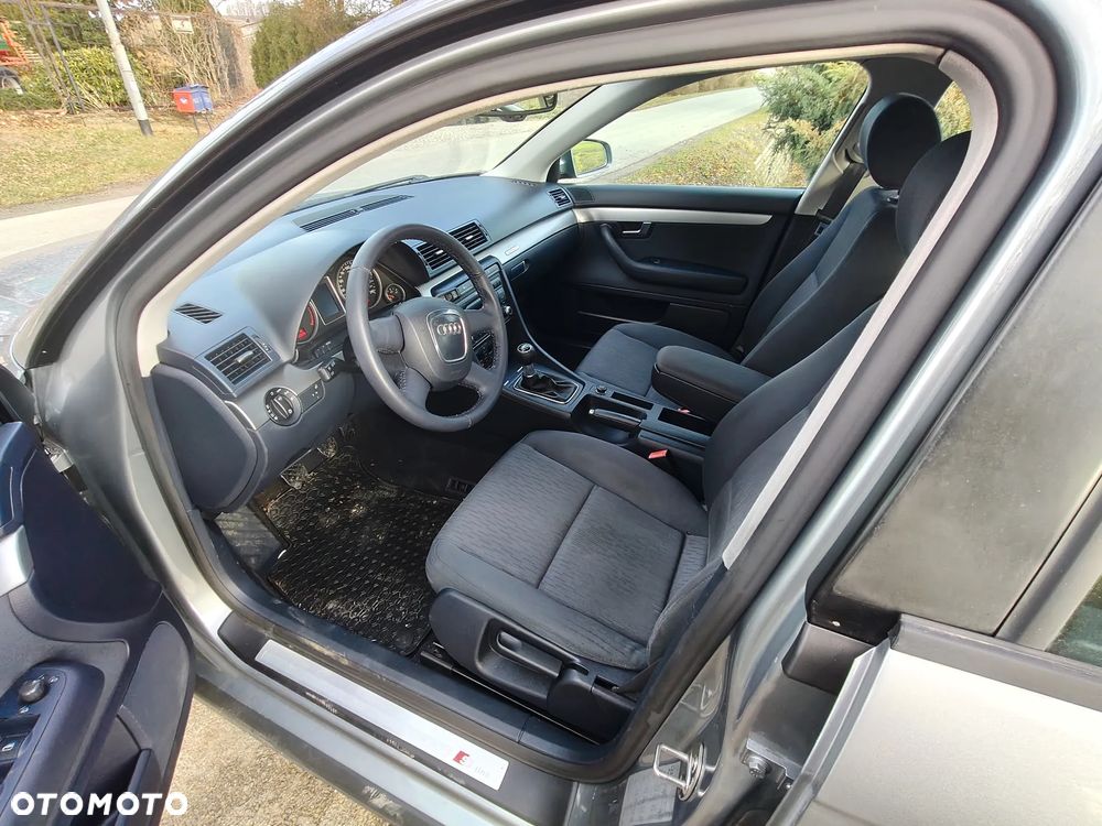 Audi A4 Avant 2.0 TDI DPF quattro - 13