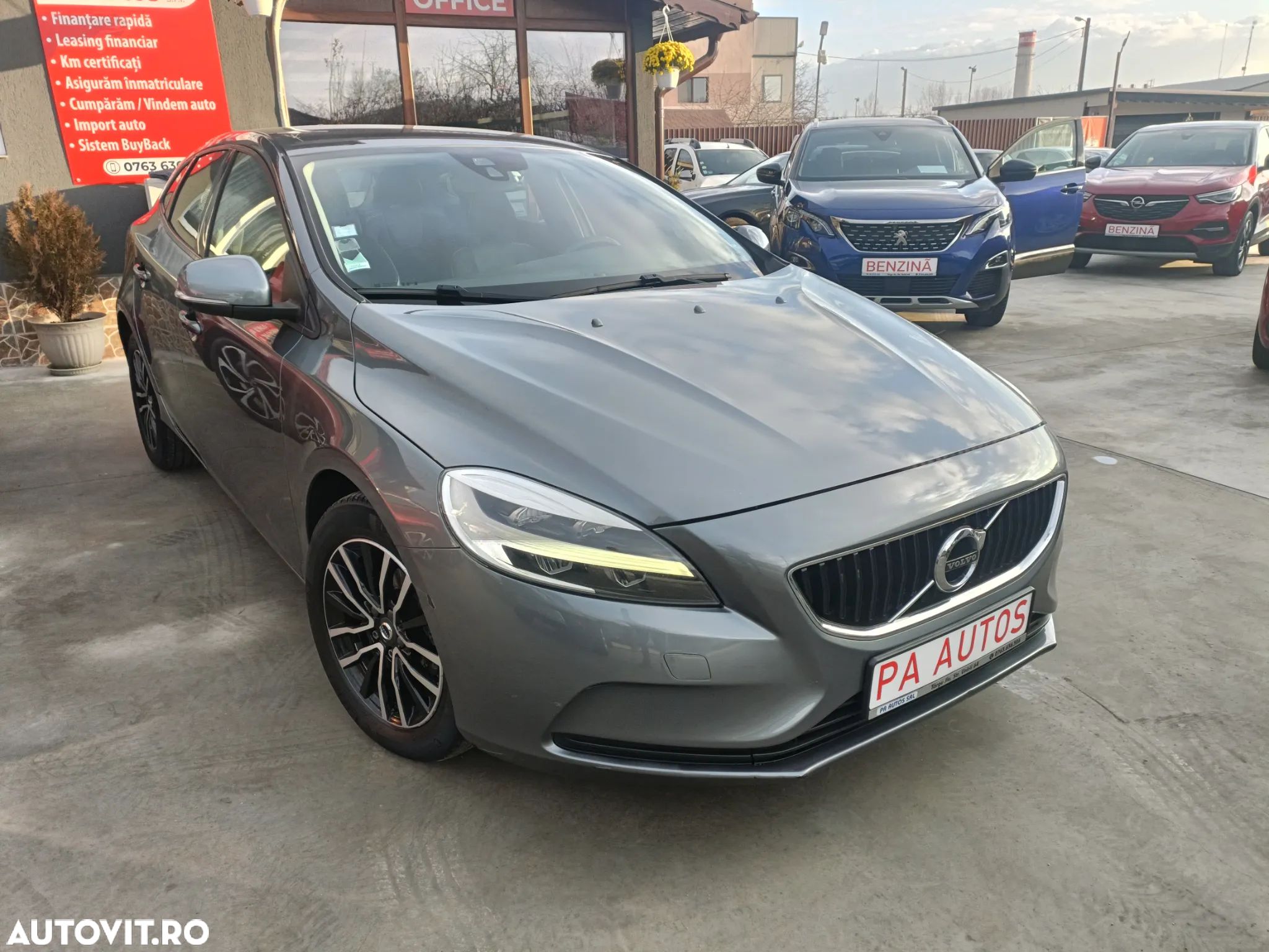 Volvo V40 D2 Momentum - 1