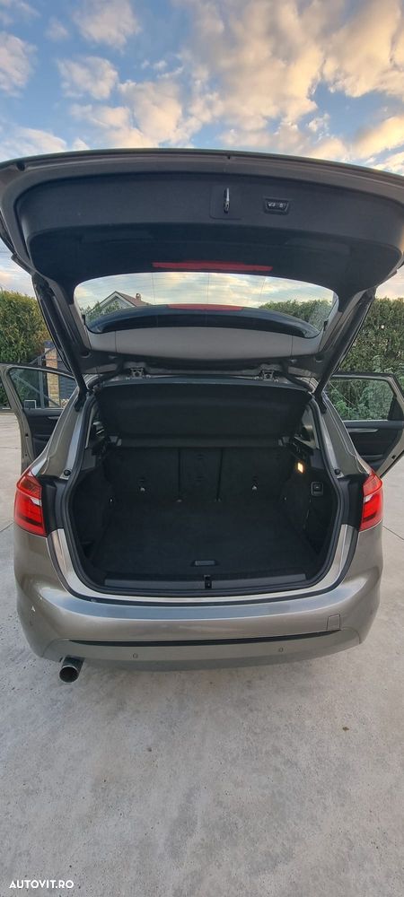 BMW Seria 2 218d - 8