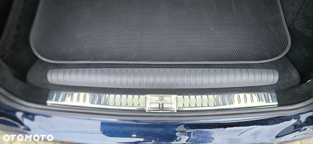 Mercedes-Benz Klasa E 300e 9G-TRONIC - 35