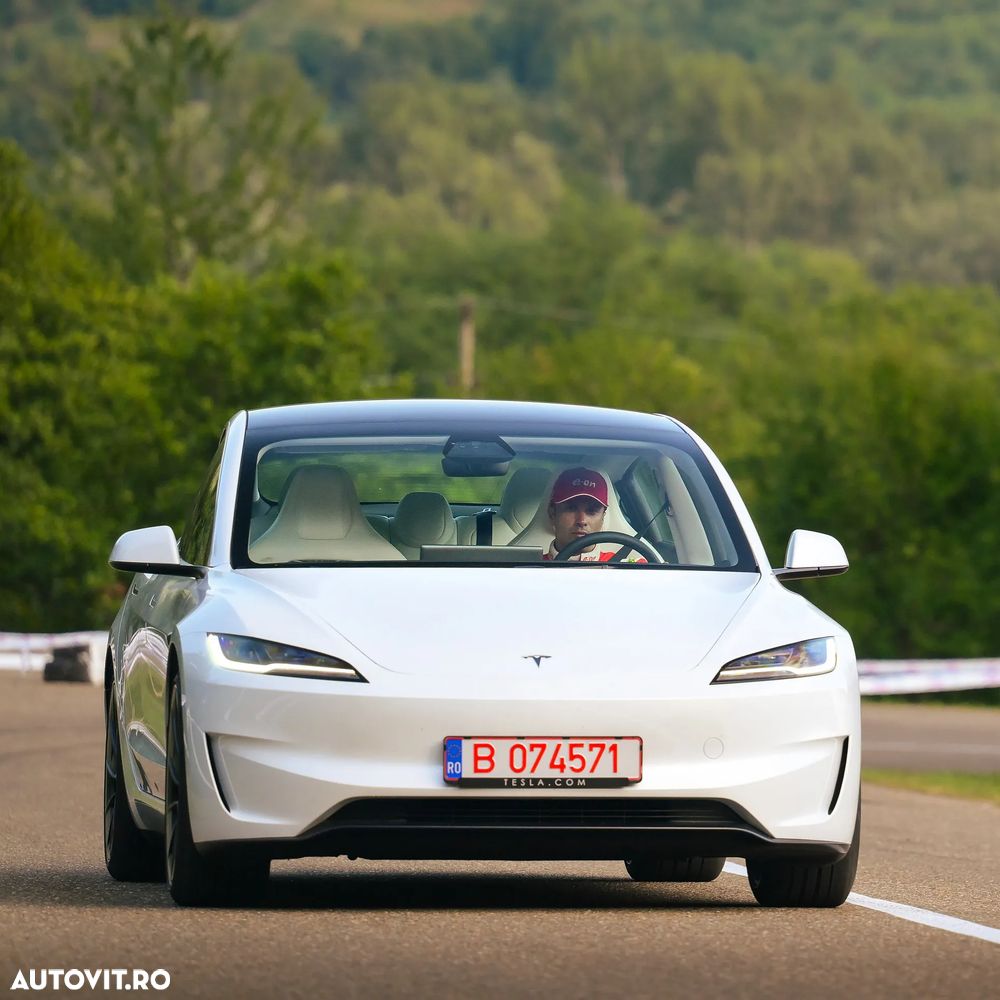 Tesla Model 3 Performance - 10