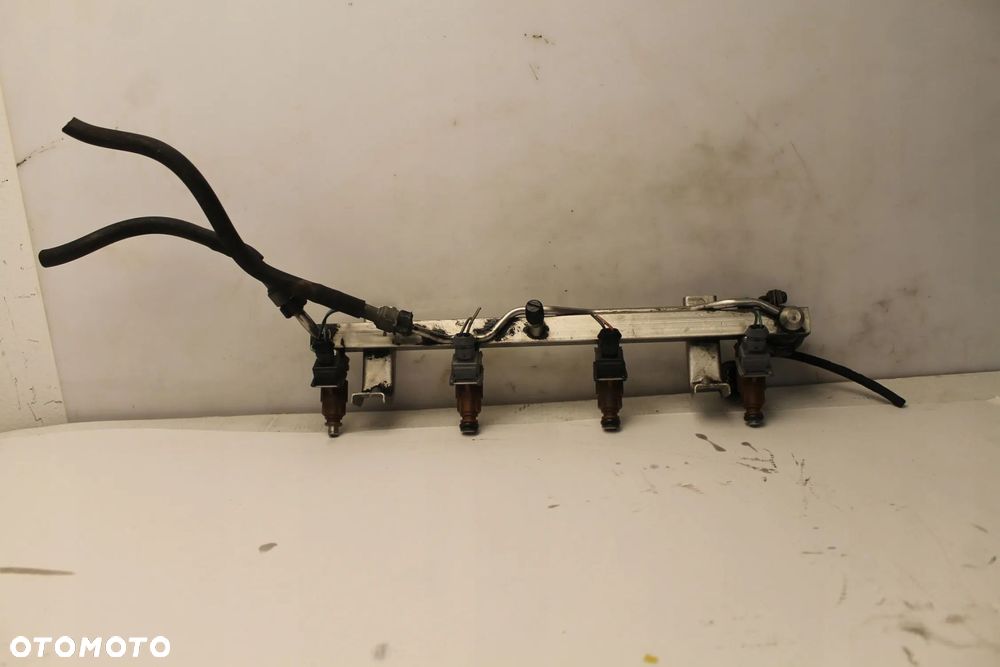LISTWA WTRYSKOWA WTRYSK WTRYSKIWACZE SAAB 9-5 95 2.0T - 3