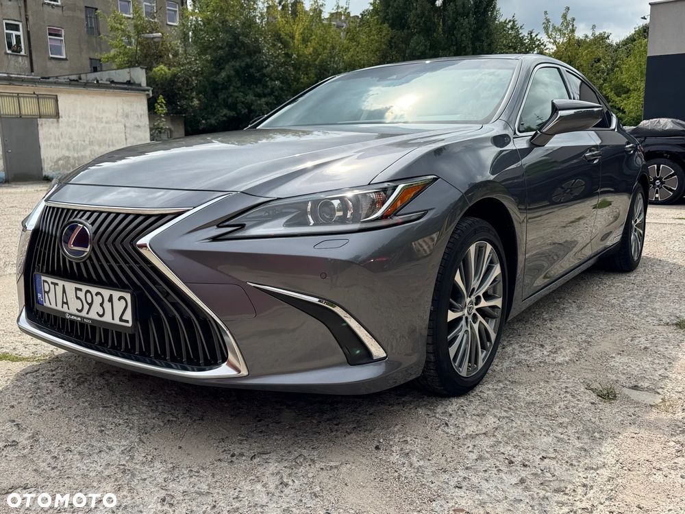 Lexus ES 300h Business Edition + - 4