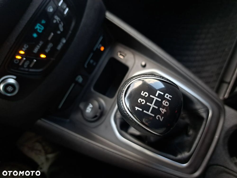 Ford COURIER - 32
