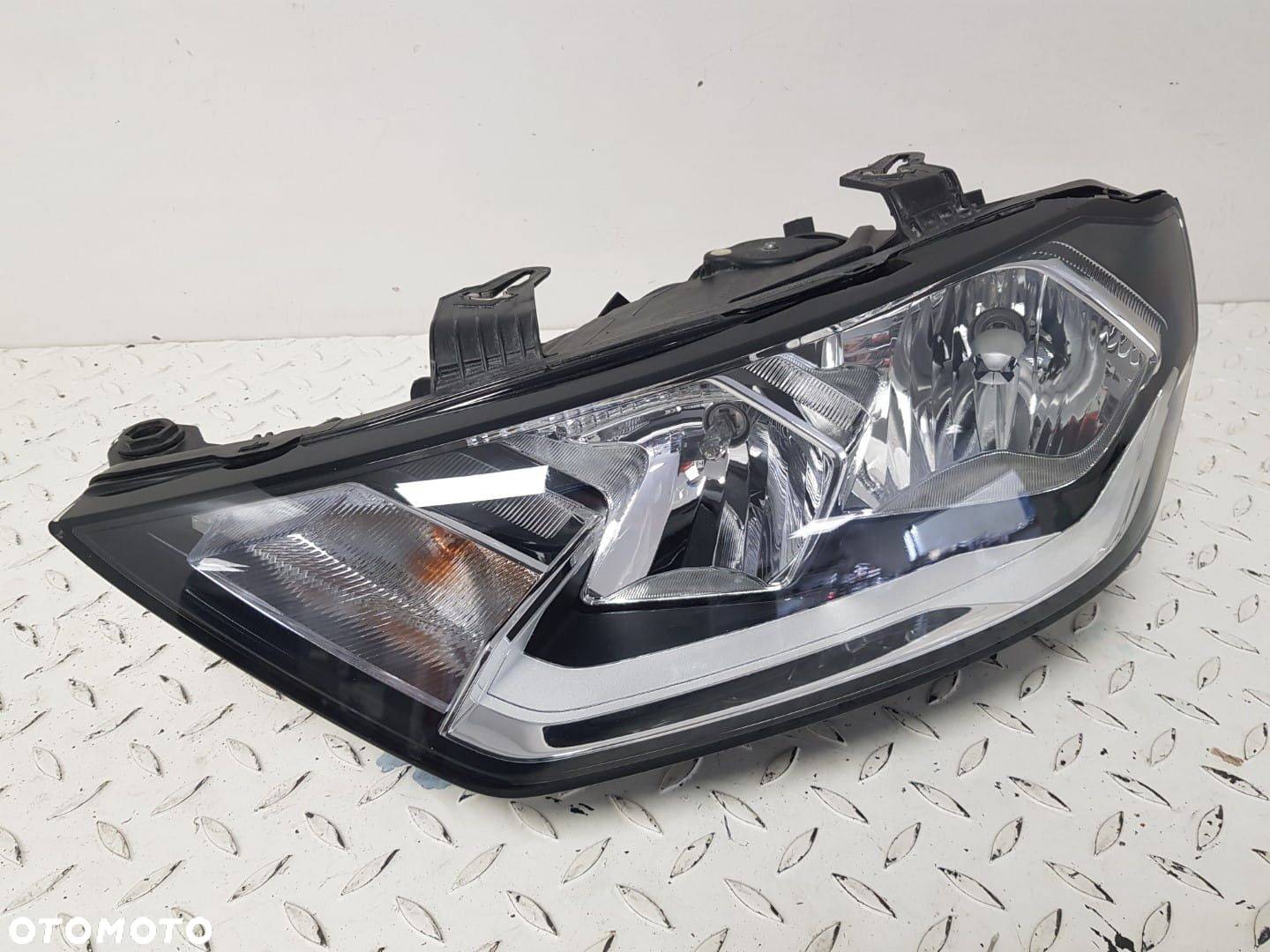 AUDI A1 II 82A 19-24 LAMPA LEWA PRZEDNIA PRZÓD ZWYKŁA REFLEKTOR 82A941003 IDEALNA - 2