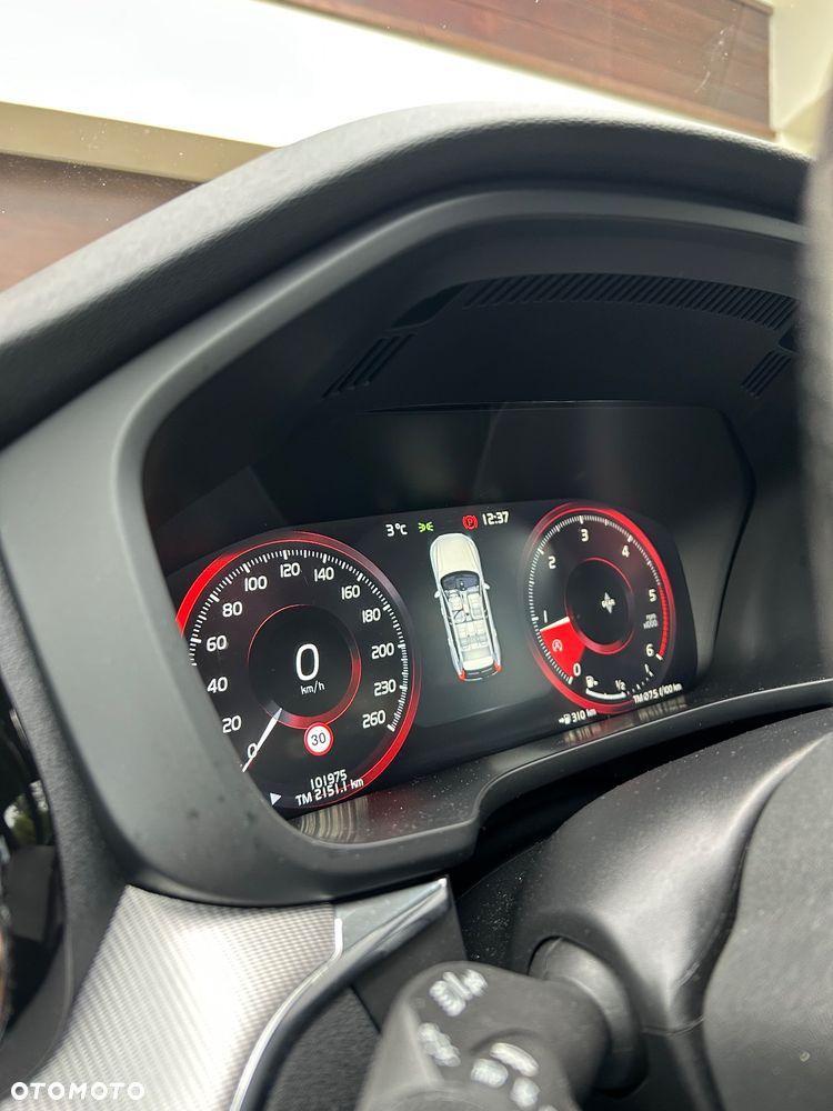 Volvo XC 60 D4 R-Design - 29