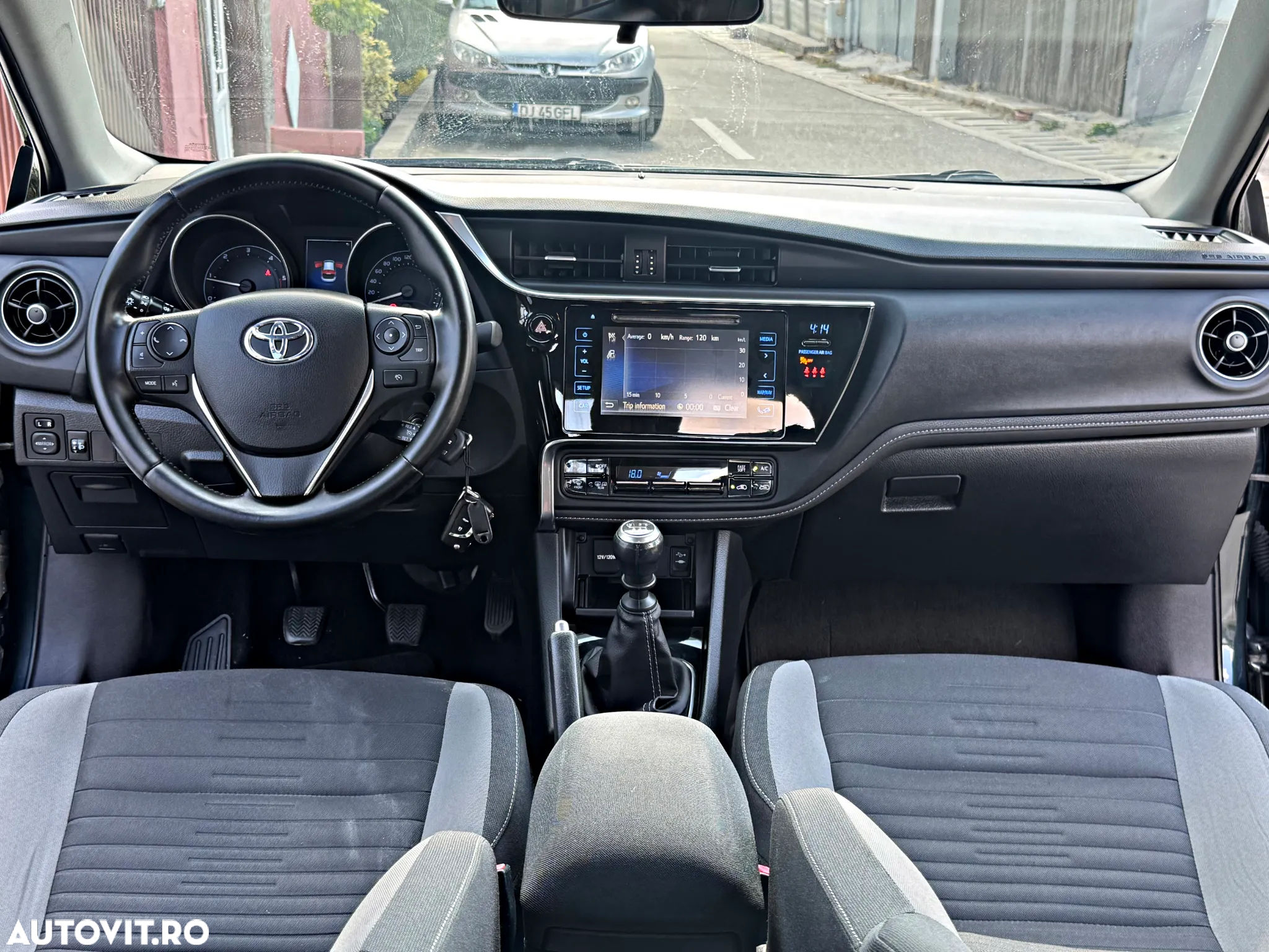 Toyota Auris 1.6 D-4D Design Edition - 9