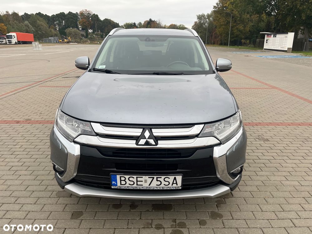 Mitsubishi Outlander 2016 photo 2