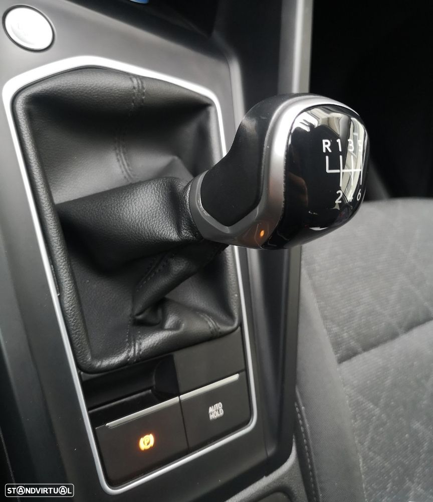VW Golf Variant - 6